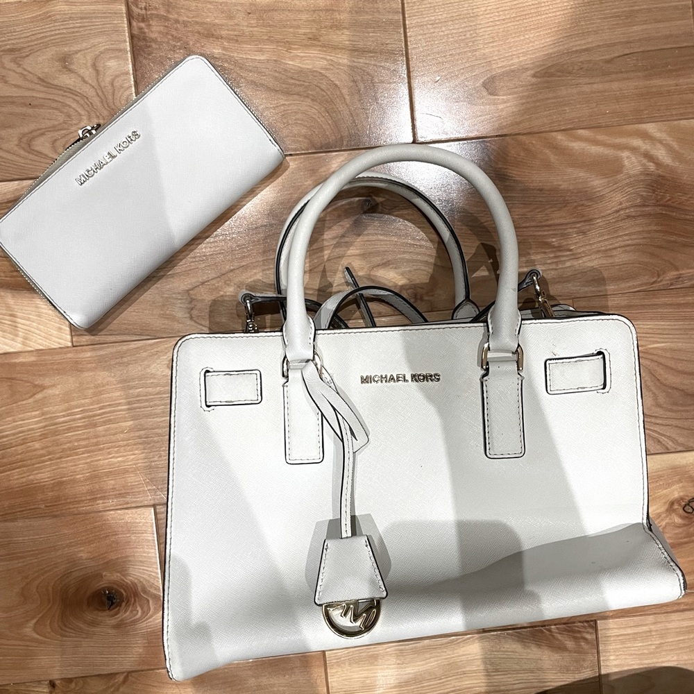White Micheal Kors Purse